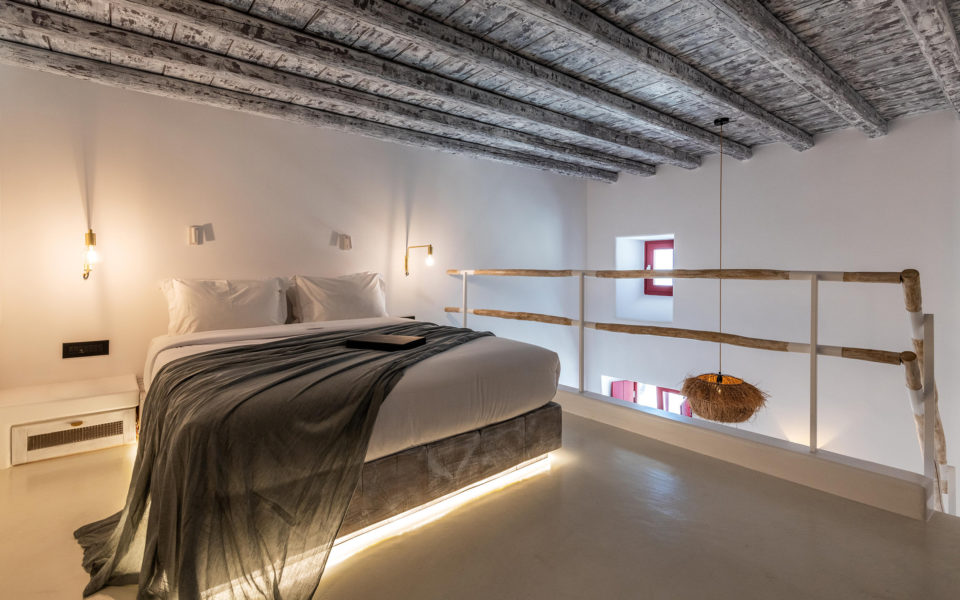 The TownHouse Mykonos Deluxe Duplex Bed